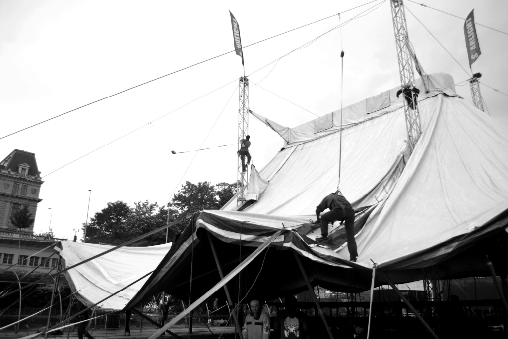 Cirque Starlight - Montage - Florent Dudognon Circus Tent Rental Dubai