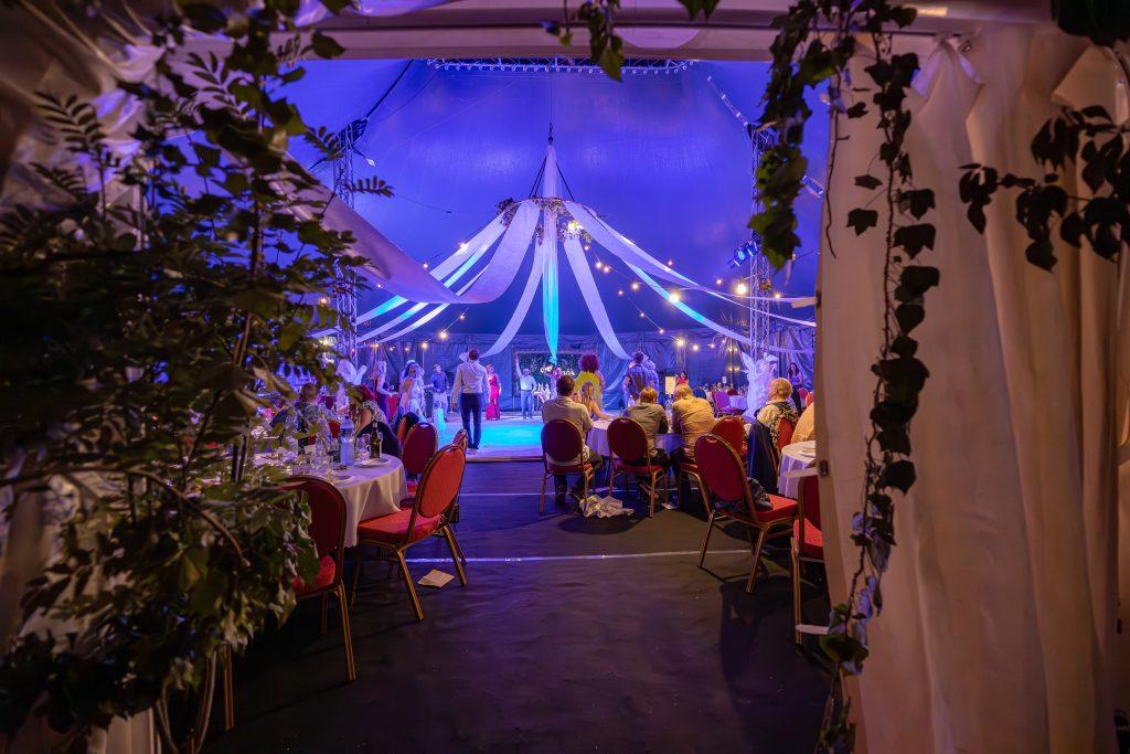 Mariage-jessica-leo-apres-eglise-Circus Tent Rental Dubai Entertainent